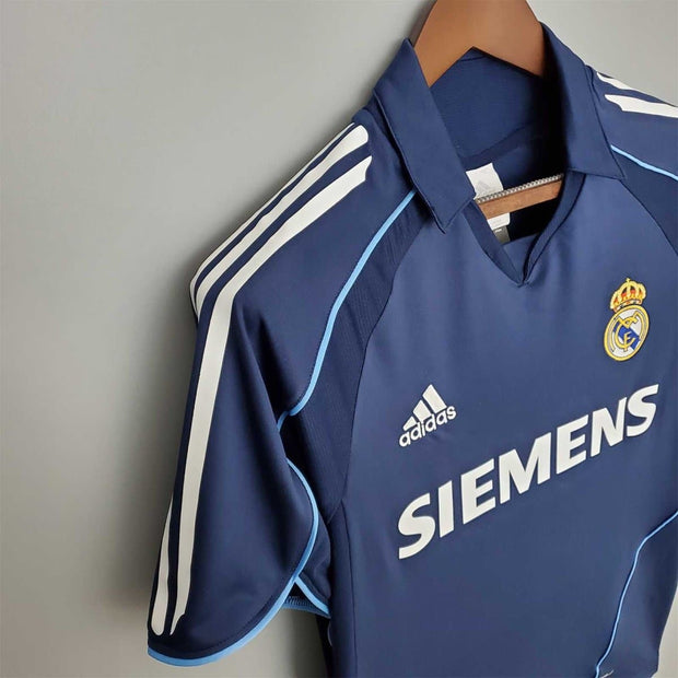 05 - 06 Real Madrid Away Retro | Footballshirt.online - Footballshirt.online